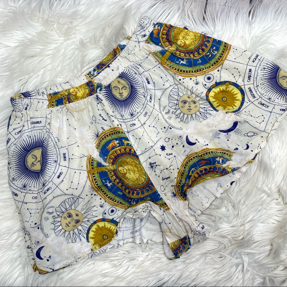 Forever 21 Zodiac Cosmic Print Culottes shorts Size Small